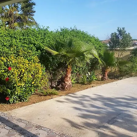 Holiday home Loft Ajardinado En Roche Conil